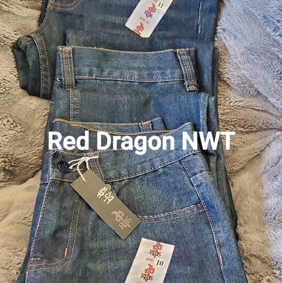 Shirts, jeans, shorts, hoodies. - Picture 3 of 6